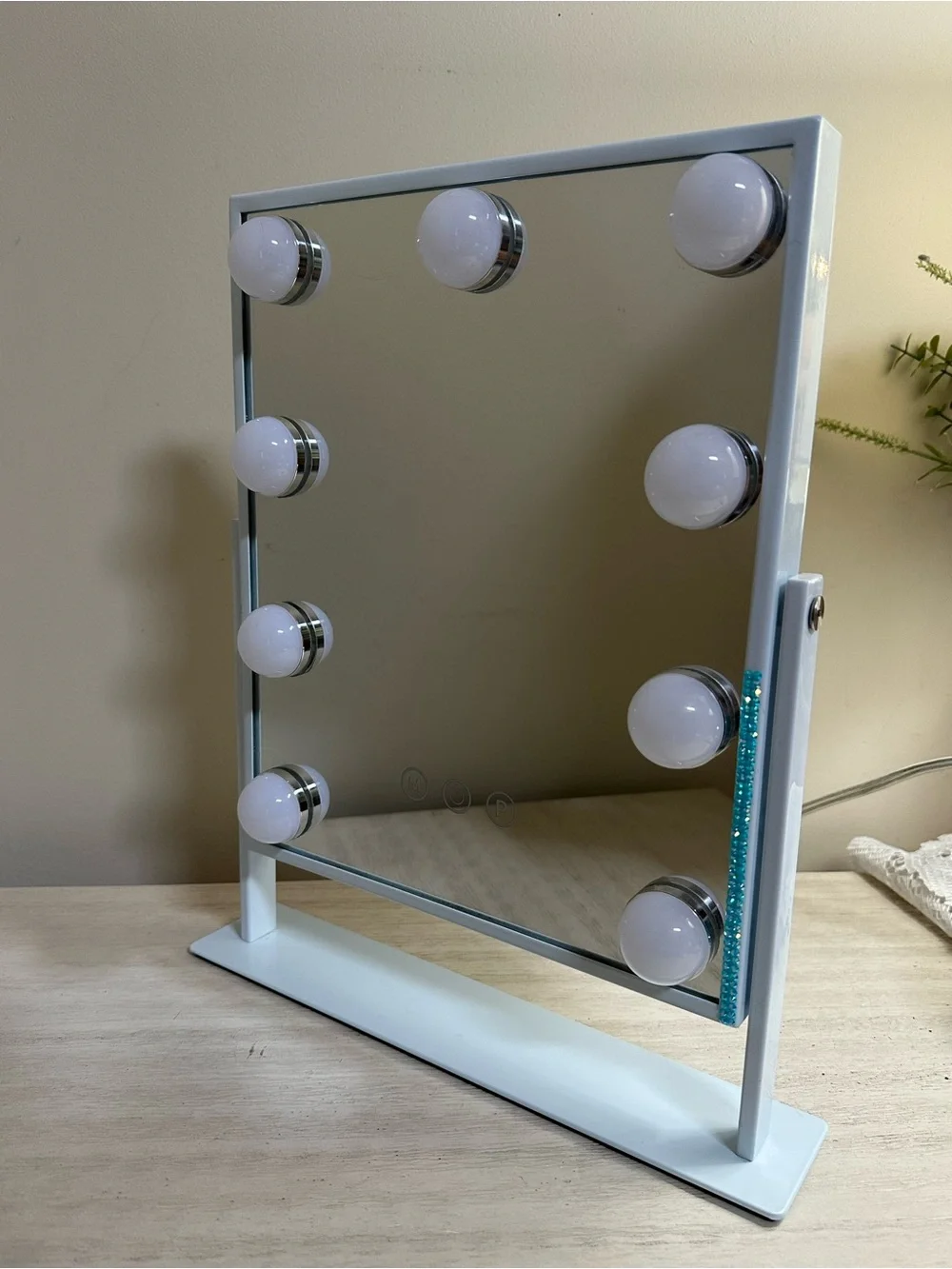 Lighted Vanity Mirror in White